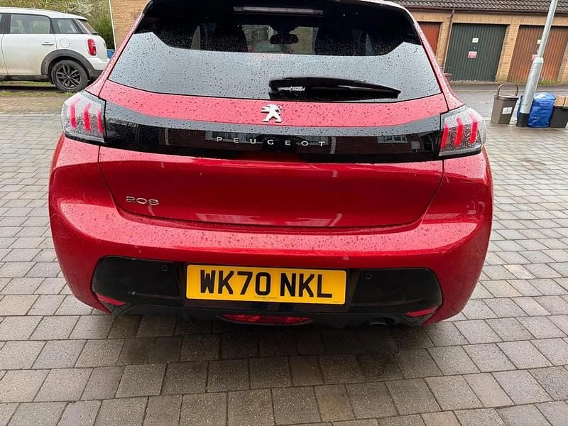 Used Peugeot 208 Allure Premium 75 HP (55 kW) 2020 Red Hatchback