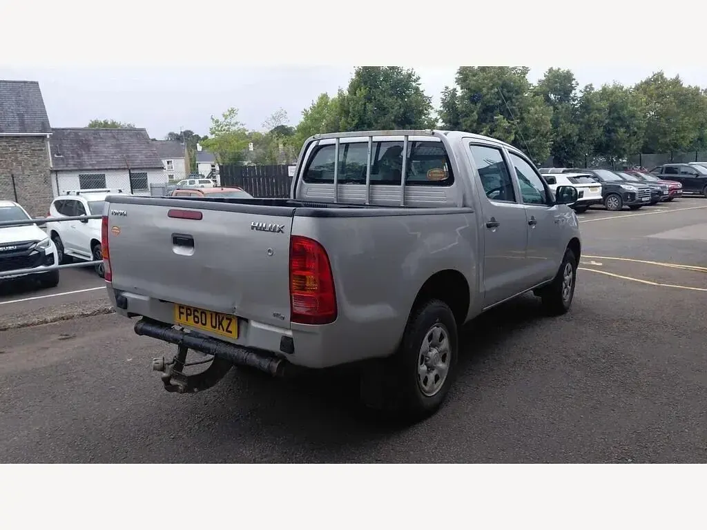 Used Toyota HiLux 2011 Silver Pickup