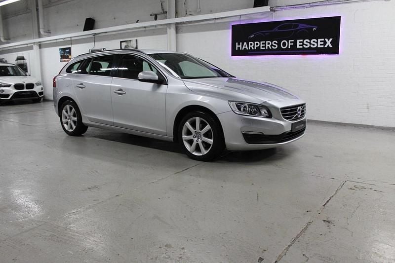 Silver Used 2018 Volvo V60 SE Estate | £6,995 (Fair price) - Image 1/4