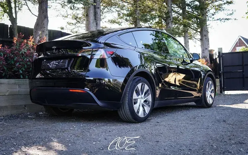 Used Tesla Model Y Long Range AWD 286 kW (389 HP) 2025 SUV