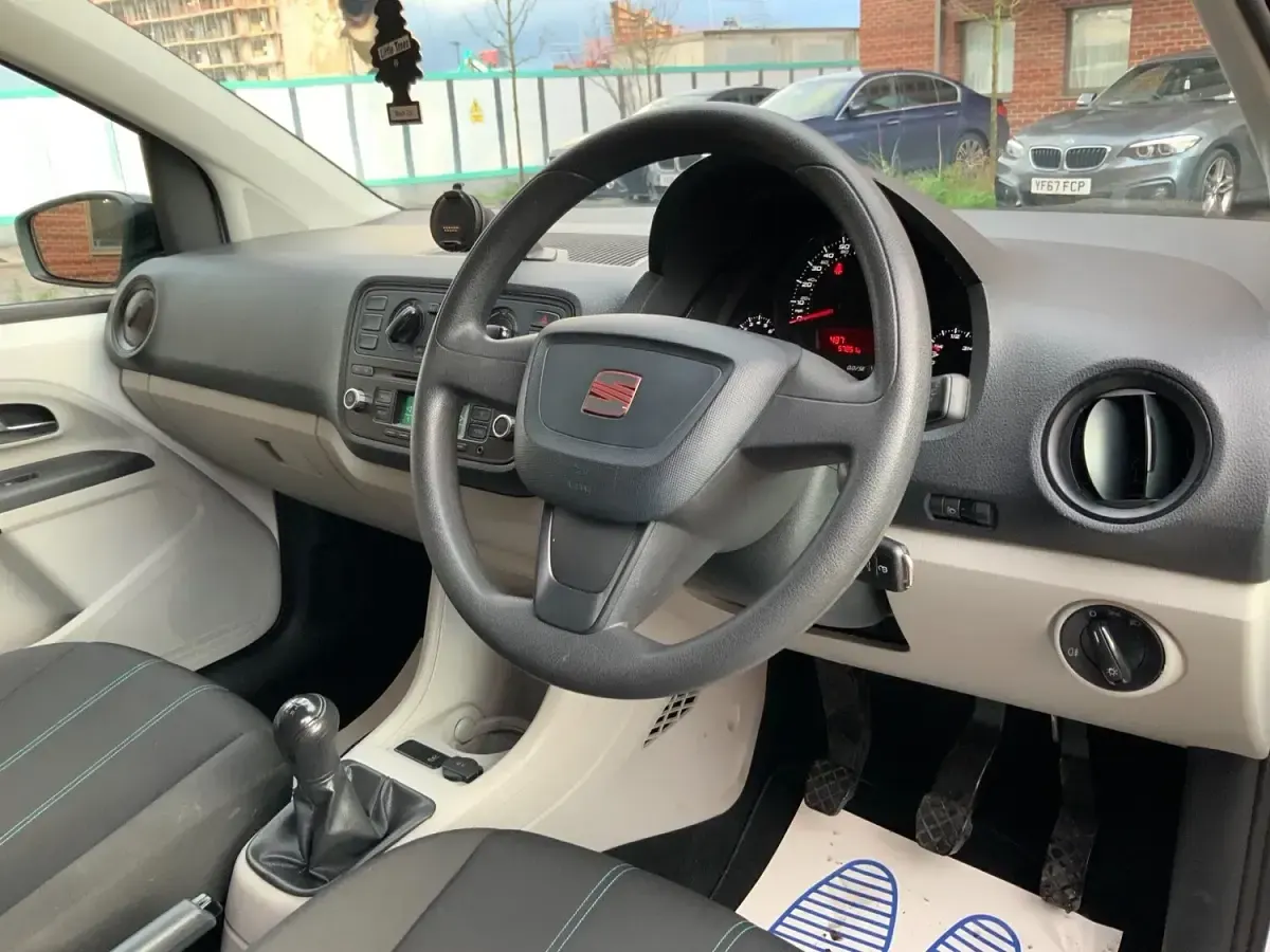 Used Seat Mii Design 2016 White Hatchback