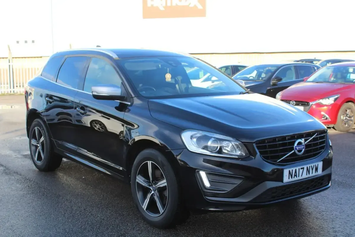 Second-hand Volvo XC60 R-Design 190 CP (139 kW) 2017 Negru SUV