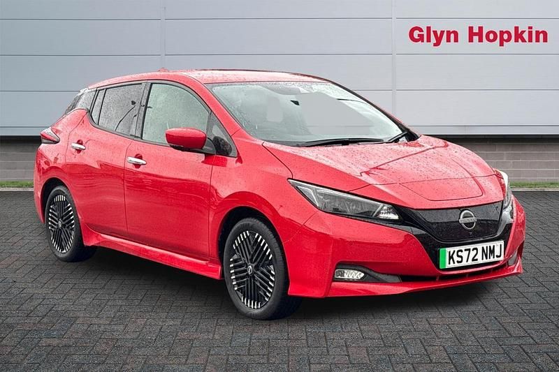 Used Nissan Leaf Tekna 110 kW (150 HP) 2022 Red Hatchback