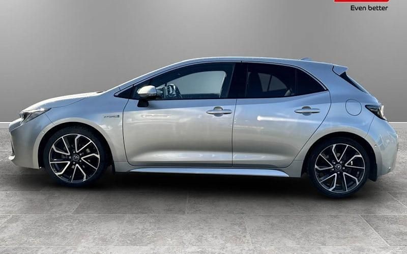 Second-hand Toyota Corolla 122 CP (89 kW) 2022 Hatchback