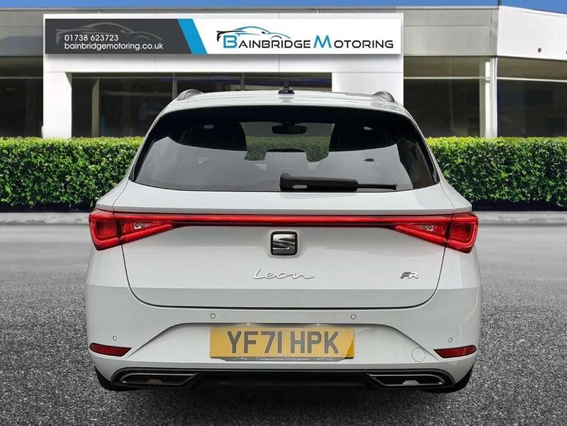 Used Seat Leon FR 130 HP (95 kW) 2021 White Estate