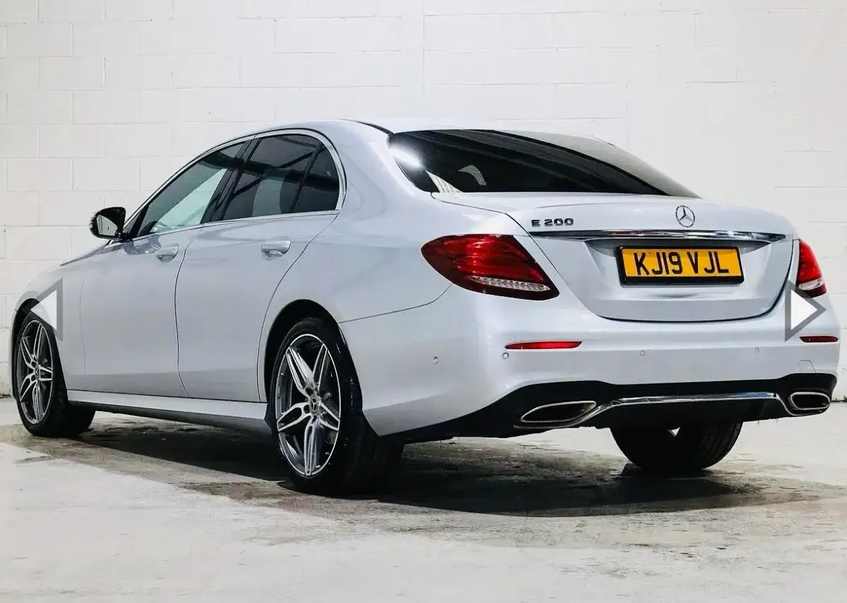 Usado Mercedes E200 AMG line 184 HP (135 kW) 2019 Prateado Sedan