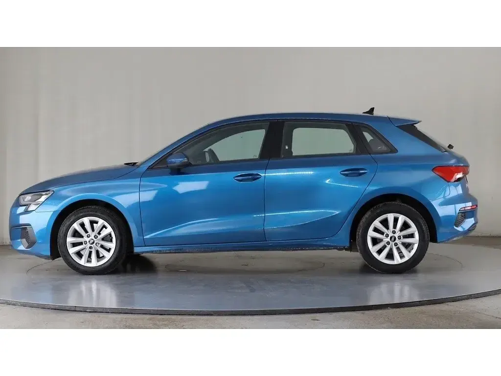 Used Audi A3 Comfort 110 HP (80 kW) 2020 Blue Sedan