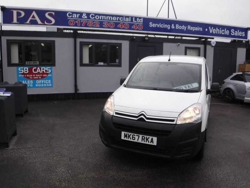 White Used 2017 Citroën Berlingo | £3,995 (Fair price) - Image 1/4