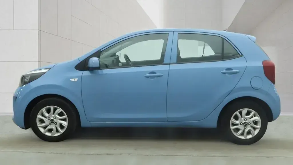 Second-hand Kia Picanto 66 CP (48 kW) 2018 Albastru Hatchback
