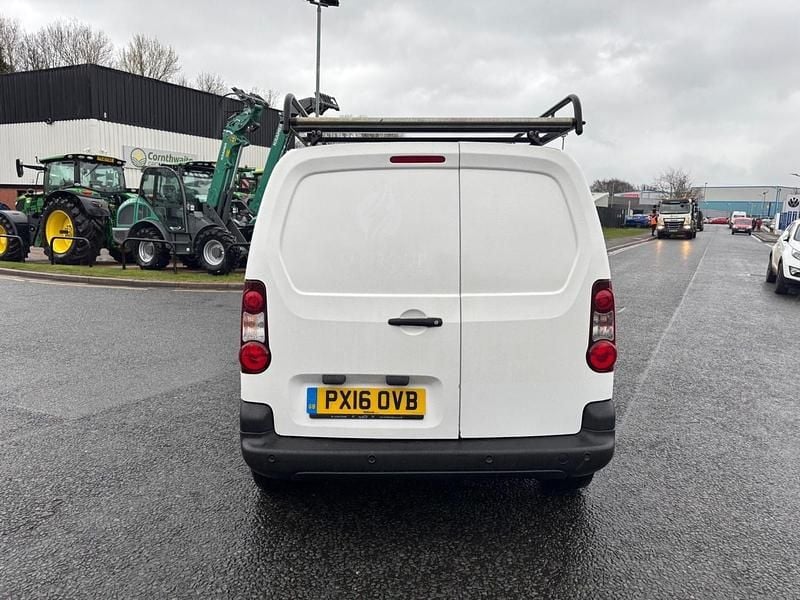 Used Citroën Berlingo 75 HP (55 kW) 2016 White MPV