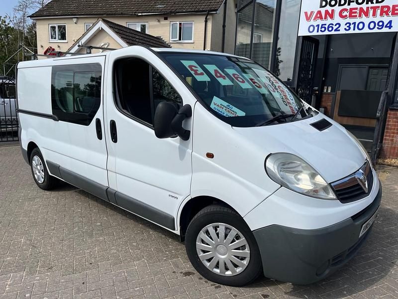 Used Vauxhall Vivaro 115 HP (84 kW) 2013 White MPV