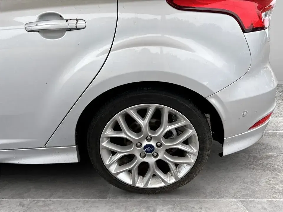 Used Ford Focus ST-Line 140 HP (102 kW) 2018 Silver Hatchback