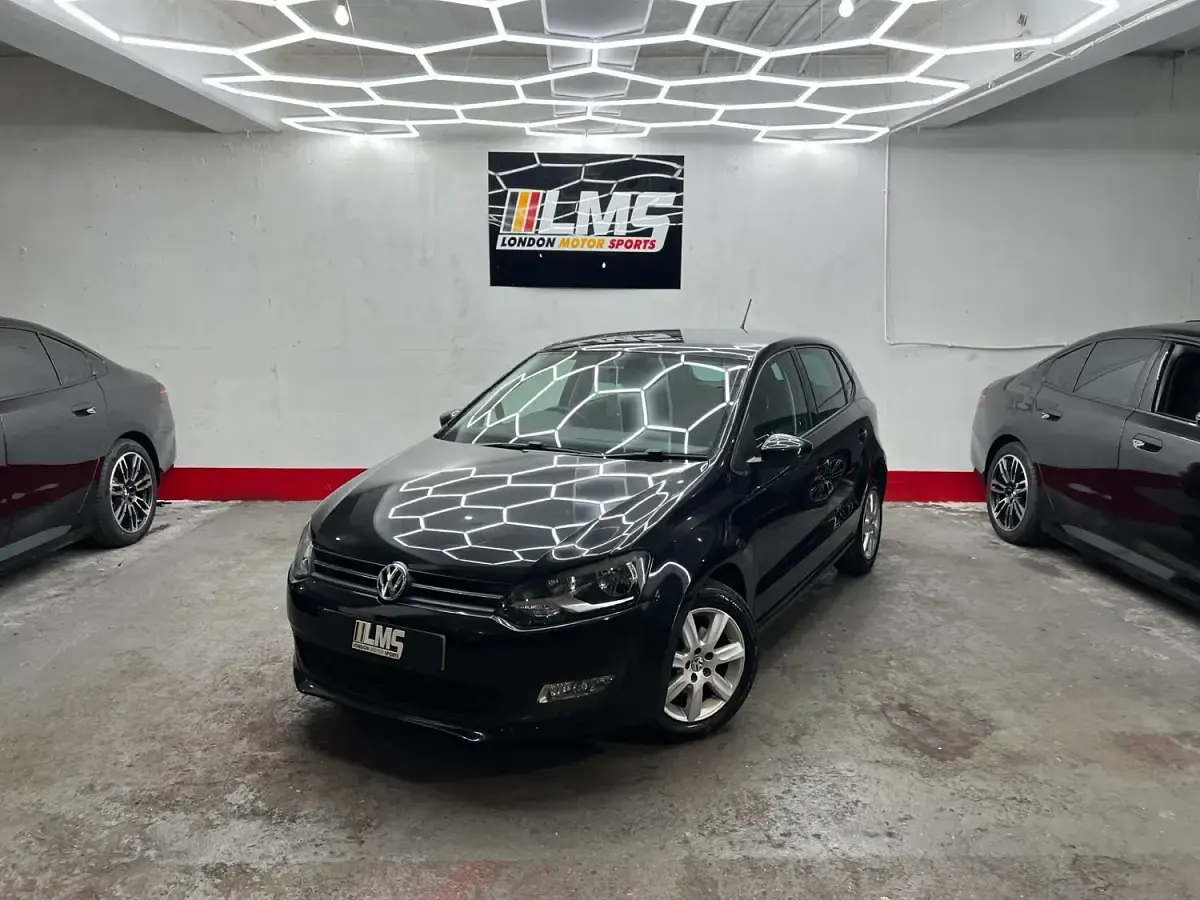 Used VW Polo Match 60 HP (44 kW) 2012 Black Hatchback