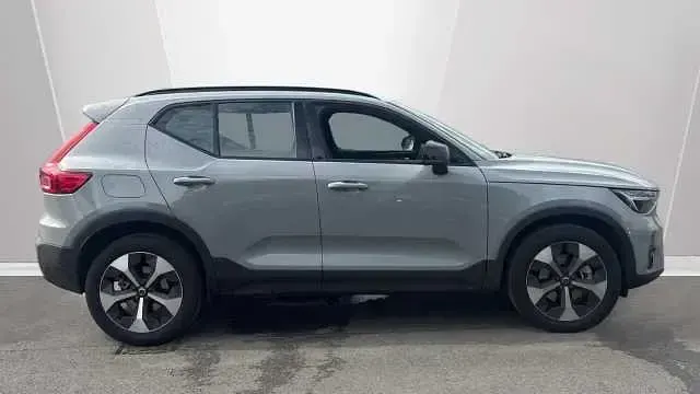New Volvo XC40 Plus 161 HP (118 kW) 2026 White SUV