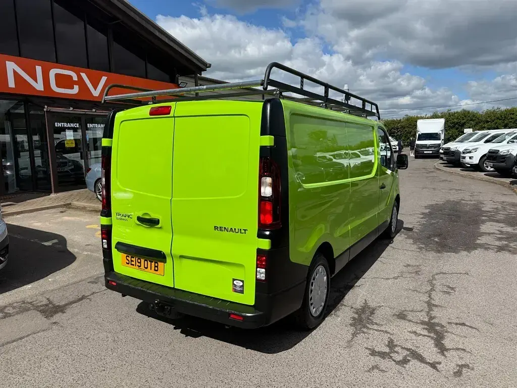 Used Renault Trafic Business 2019 Green MPV