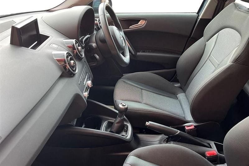 Used Audi A1 Sport 125 HP (91 kW) 2018 Blue Hatchback