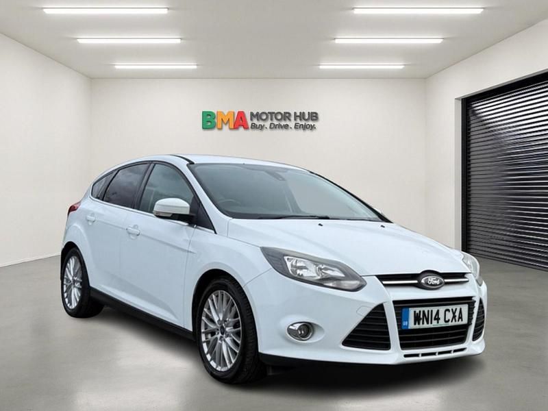 Used Ford Focus Zetec 2014 White Hatchback