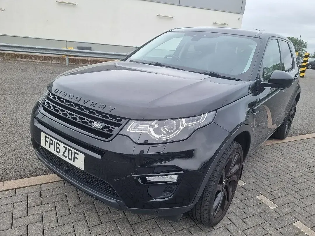 Used Land Rover Discovery 4 HSE Luxury 180 HP (132 kW) 2016 Black SUV