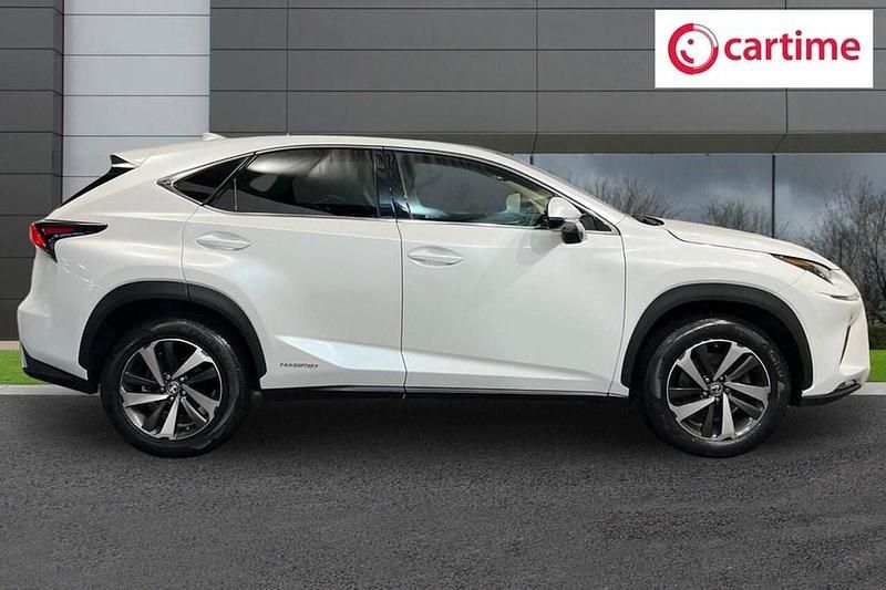 Used Lexus NX300h E-FOUR 197 HP (144 kW) 2019 White SUV