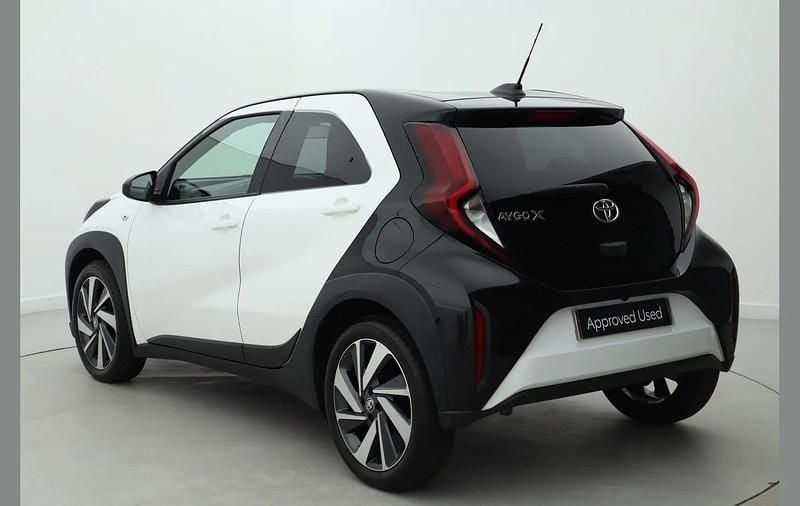 Used Toyota Aygo X 71 HP (52 kW) 2023 White SUV