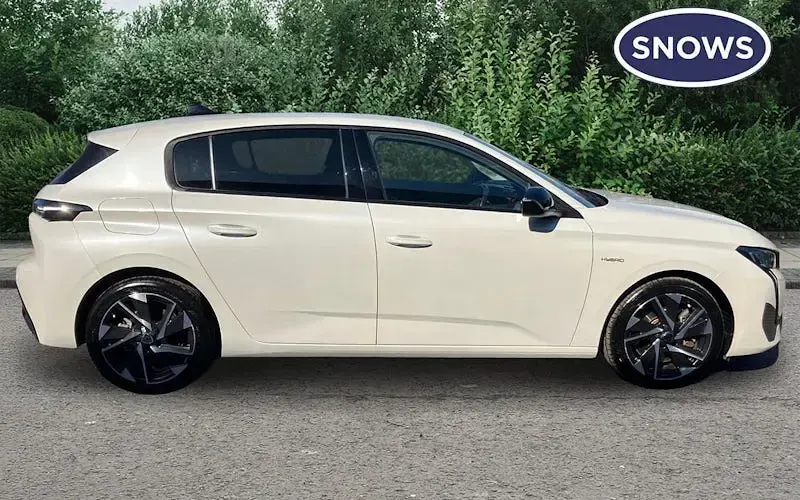 Used Peugeot 308 Allure Premium 179 HP (131 kW) 2022 White Hatchback
