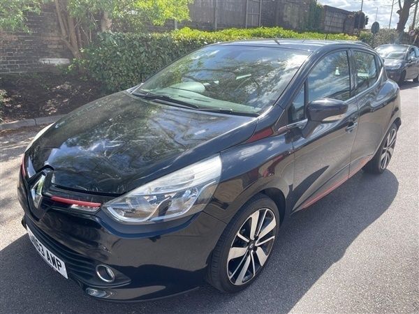 Black Used 2013 Renault Clio IV Dynamique Hatchback | £5,795 (Fair price) - Image 1/1
