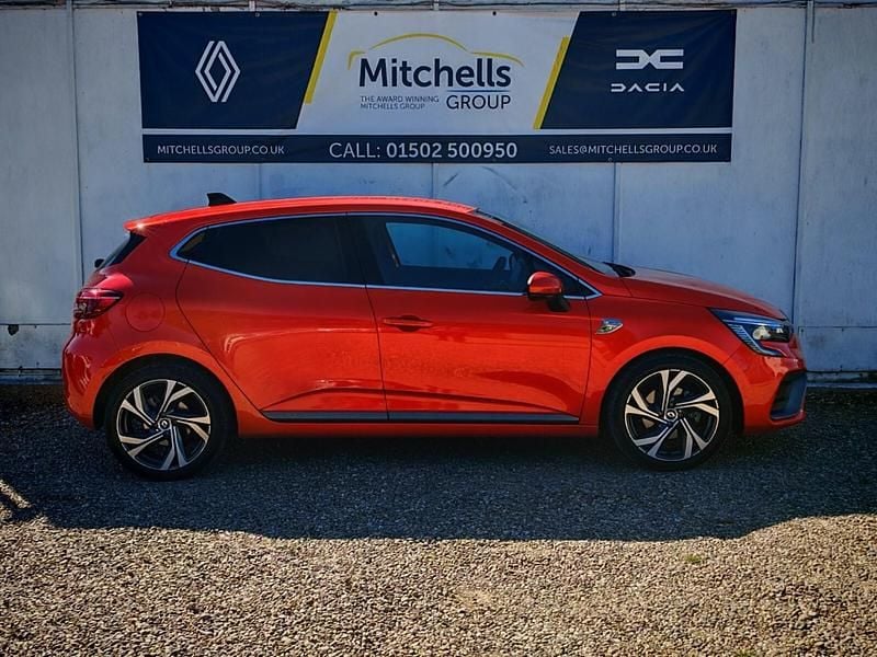Used Renault Clio V RS Line 140 HP (102 kW) 2022 Valencia orange  Hatchback