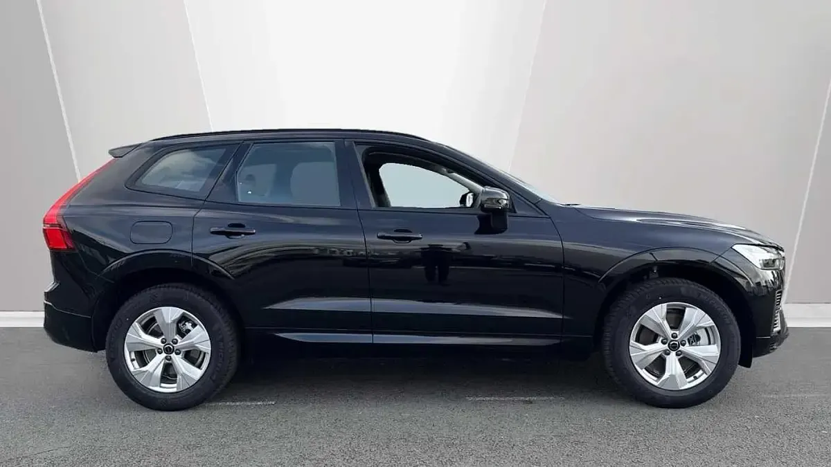 Used Volvo XC60 Core 345 HP (253 kW) 2025 Black SUV