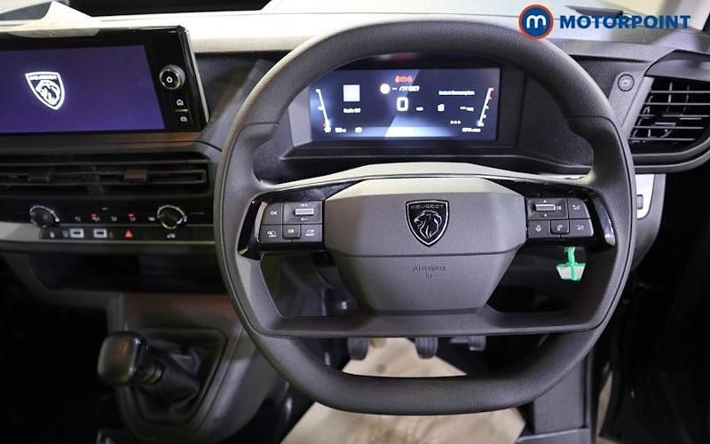 Used Peugeot Expert 145 HP (106 kW) 2025 Van