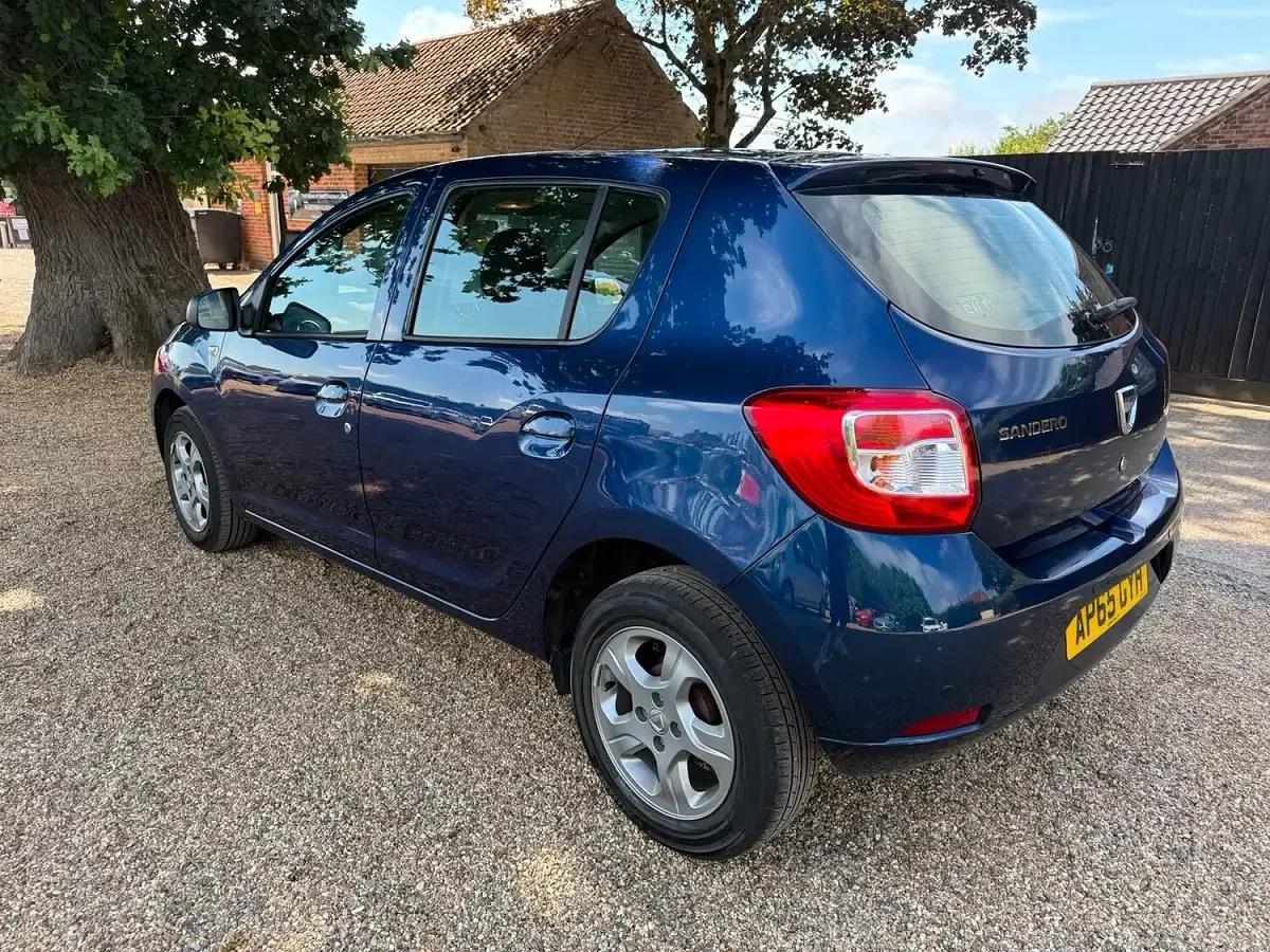 Used Dacia Sandero Lauréate 2016 Blue Hatchback