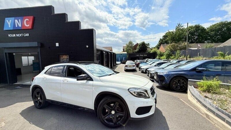 White Used 2015 Mercedes GLA220 AMG line SUV | £9,991 (Fair price) - Image 1/4