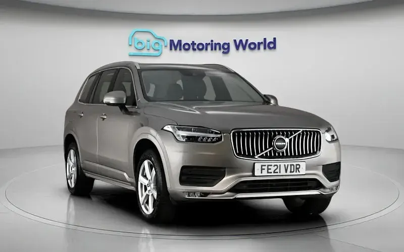 Used Volvo XC90 Momentum 235 HP (172 kW) 2021 Grey SUV