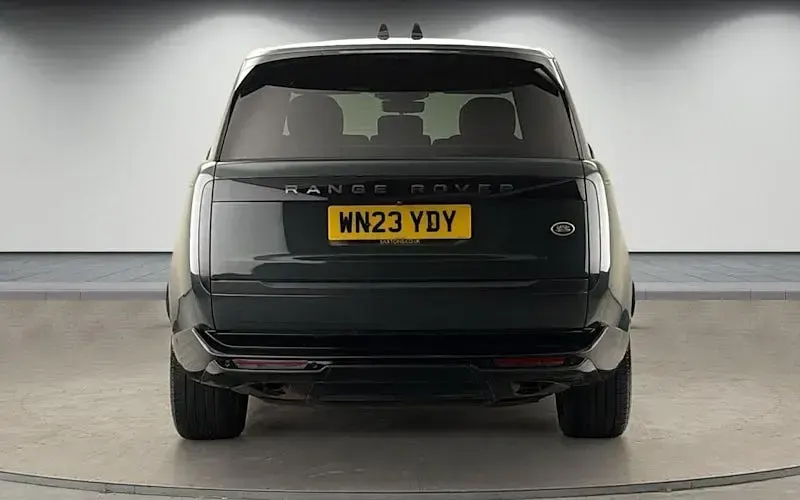 Used Land Rover Range Rover SE 441 HP (324 kW) 2023 Belgravia green (1dv) SUV