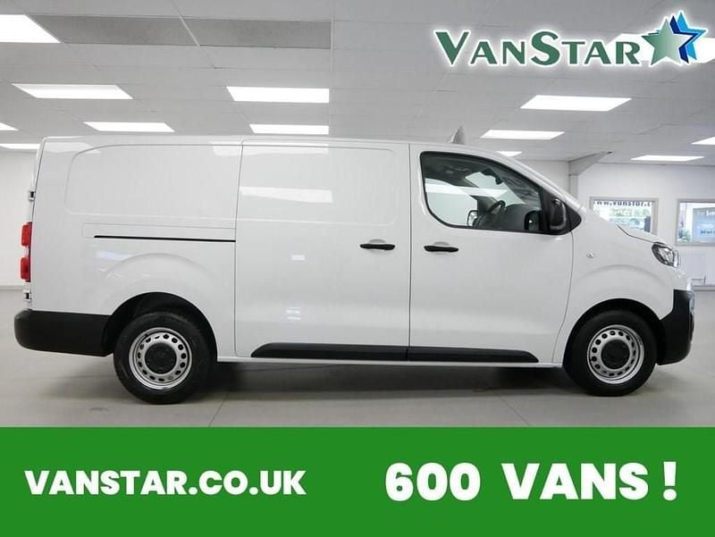 White Used 2023 Peugeot Expert Premium Van | £21,989 (A bit pricey) - Image 1/4