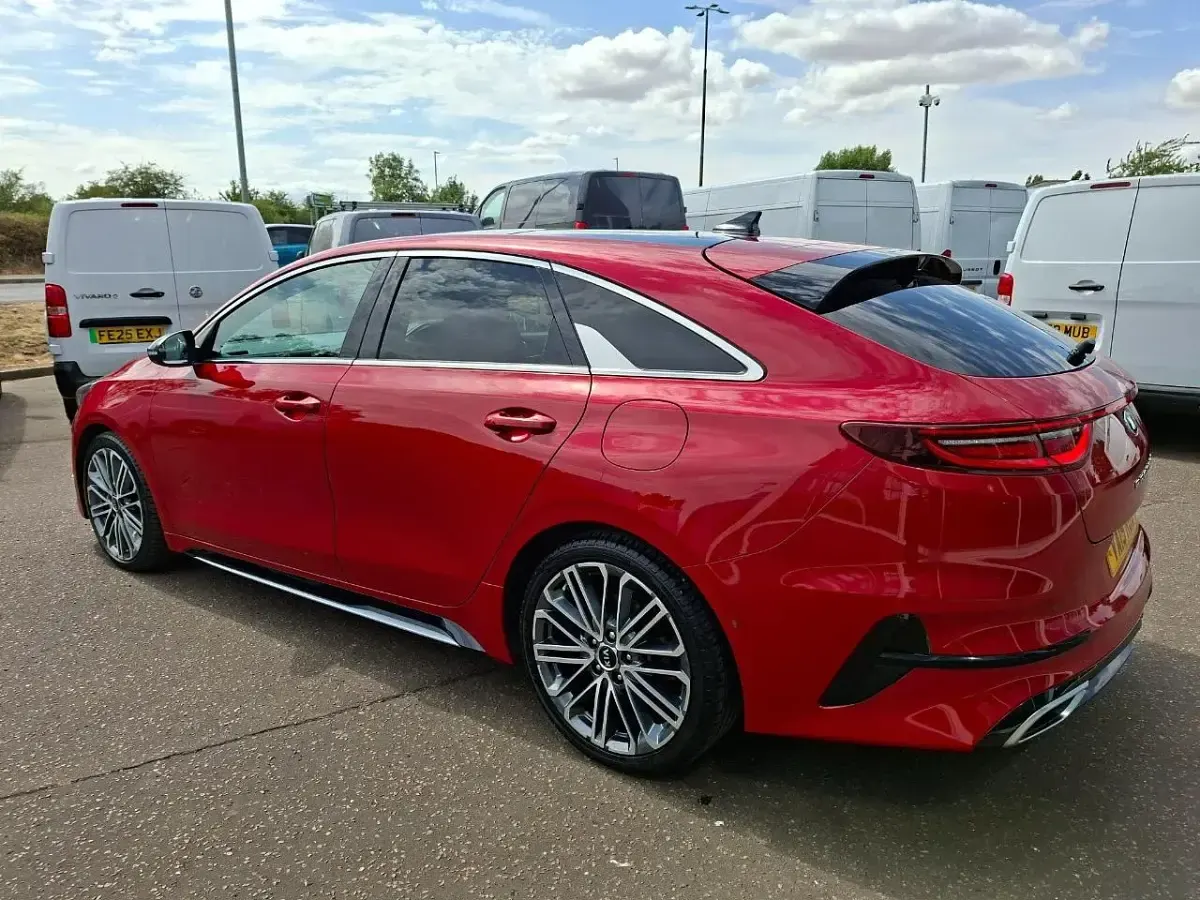 Used Kia ProCeed GT-Line S 138 HP (101 kW) 2019 Red Estate
