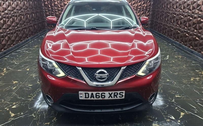 Used Nissan Qashqai Tekna 116 HP (85 kW) 2016 Red SUV