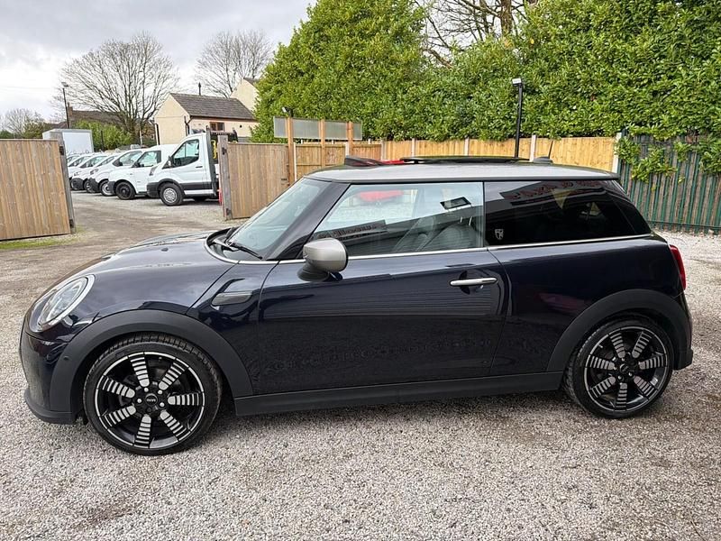 Używany Mini Cooper Exclusive 2023 Niebieski Hatchback