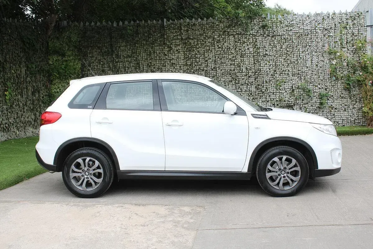 Used Suzuki Vitara SZ4 120 HP (88 kW) 2016 White SUV