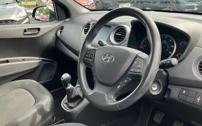 Used Hyundai i10 GO! 67 HP (49 kW) 2019 Black Hatchback