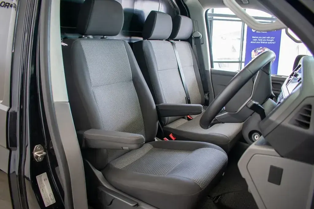 Used VW Transporter Highline 150 HP (110 kW) 2022 Black Van