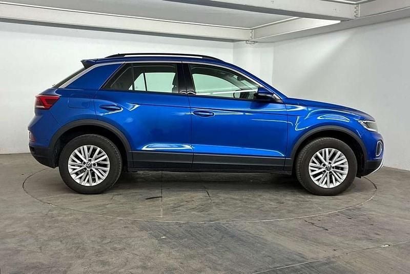 Używany VW T-Roc Life 150 KM (110 kW) 2023 Niebieski SUV