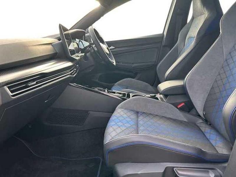 Używany VW Golf VIII R 333 KM (244 kW) 2025 Biały Hatchback