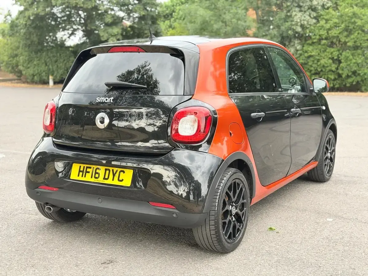 Used Smart ForFour 71 HP (52 kW) 2016 Black Hatchback