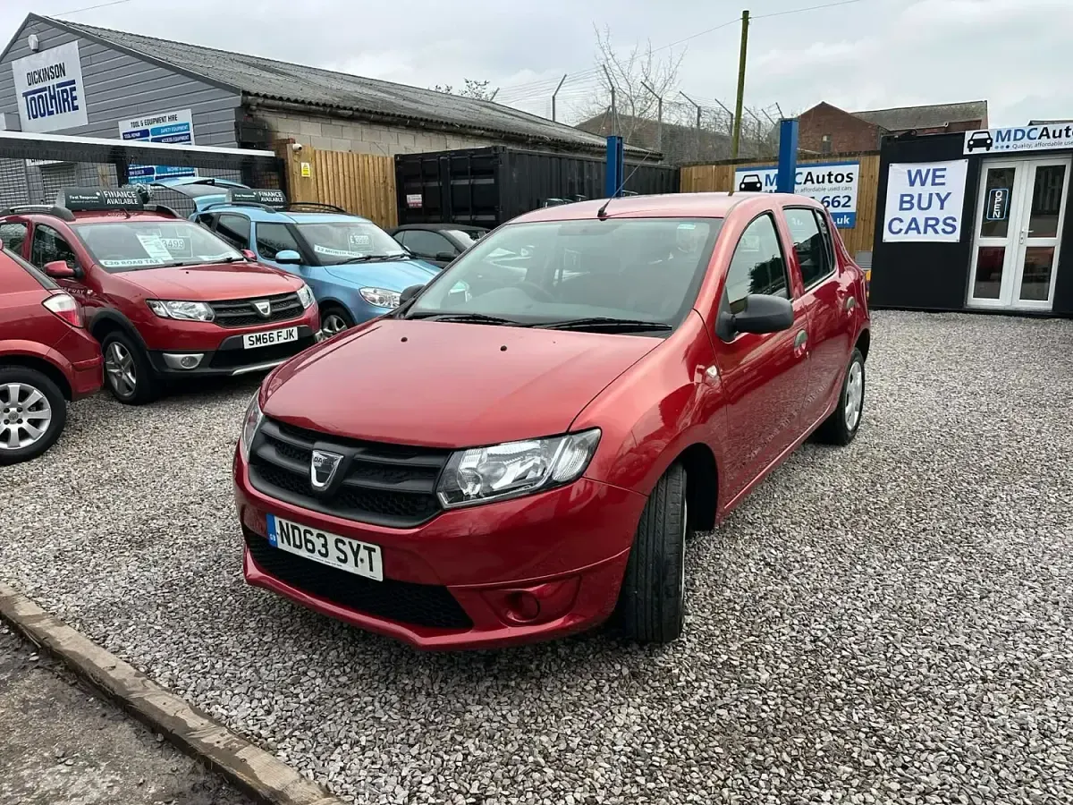 Used Dacia Sandero Ambiance 75 HP (55 kW) 2014 Red Hatchback