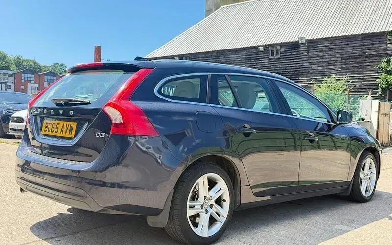 Used Volvo V60 SE Lux 150 HP (110 kW) 2015 Blue Estate