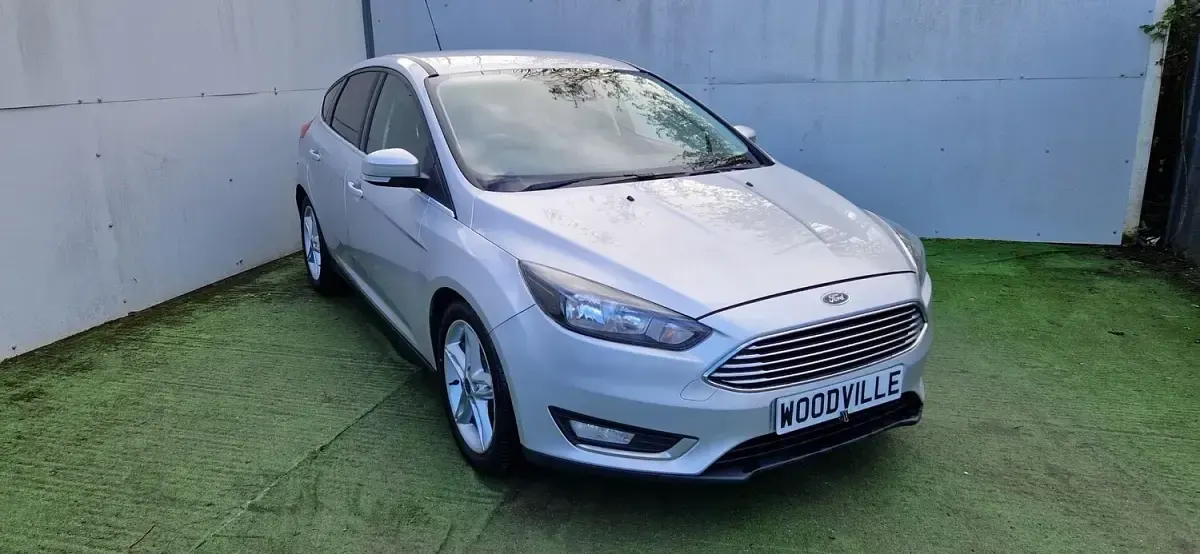 Used Ford Focus Titanium 125 HP (91 kW) 2015 Silver Hatchback