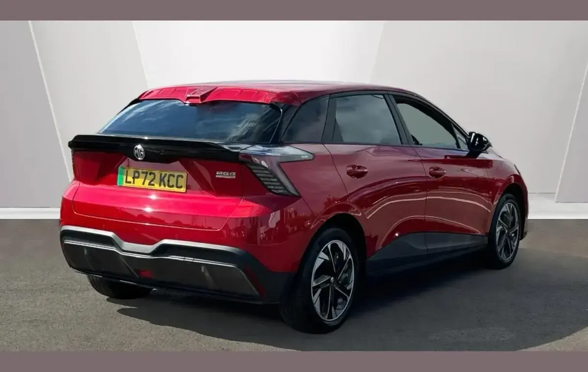Begagnad MG MG4 EV SE 125 kW (170 HK) 2022 Röd Halvkombi