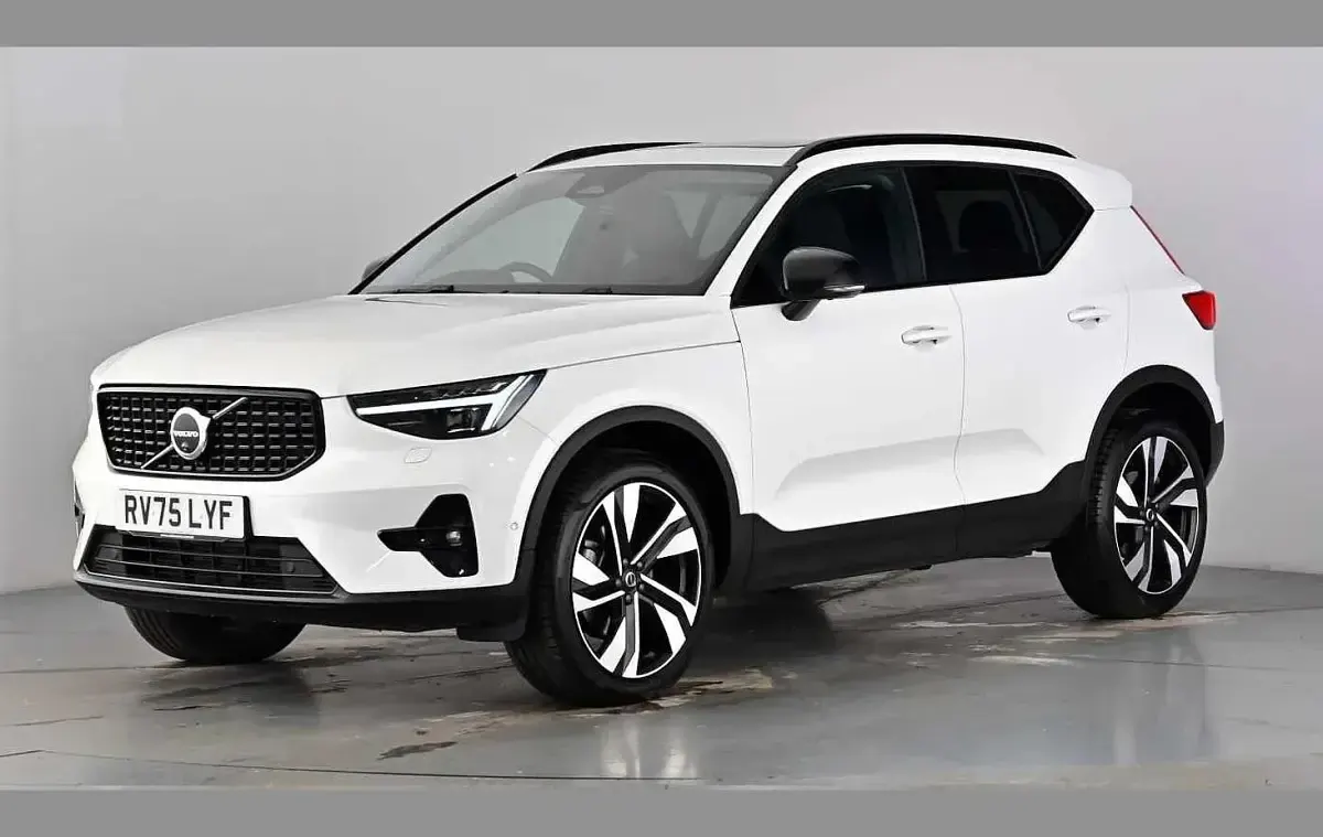 Used Volvo XC40 Ultra 197 HP (144 kW) 2025 Crystal white SUV