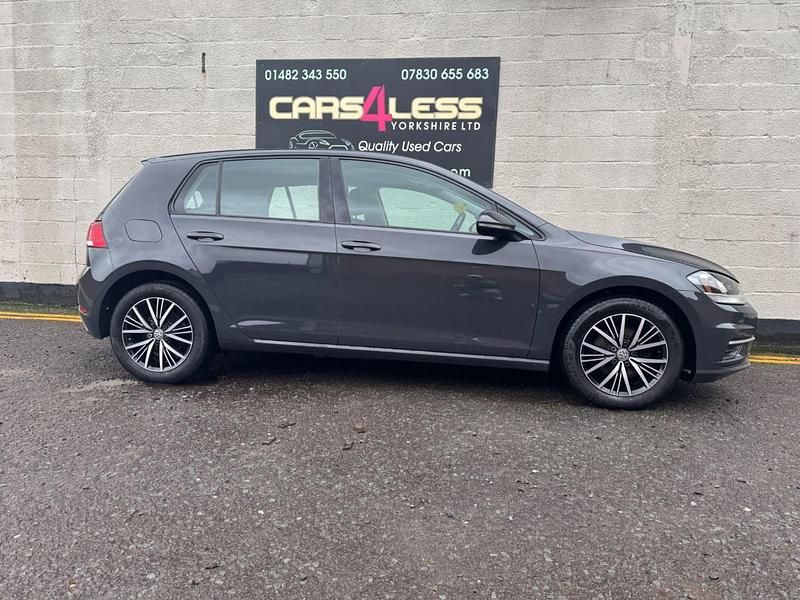 Used VW Golf VII SE 125 HP (91 kW) 2017 Grey Hatchback