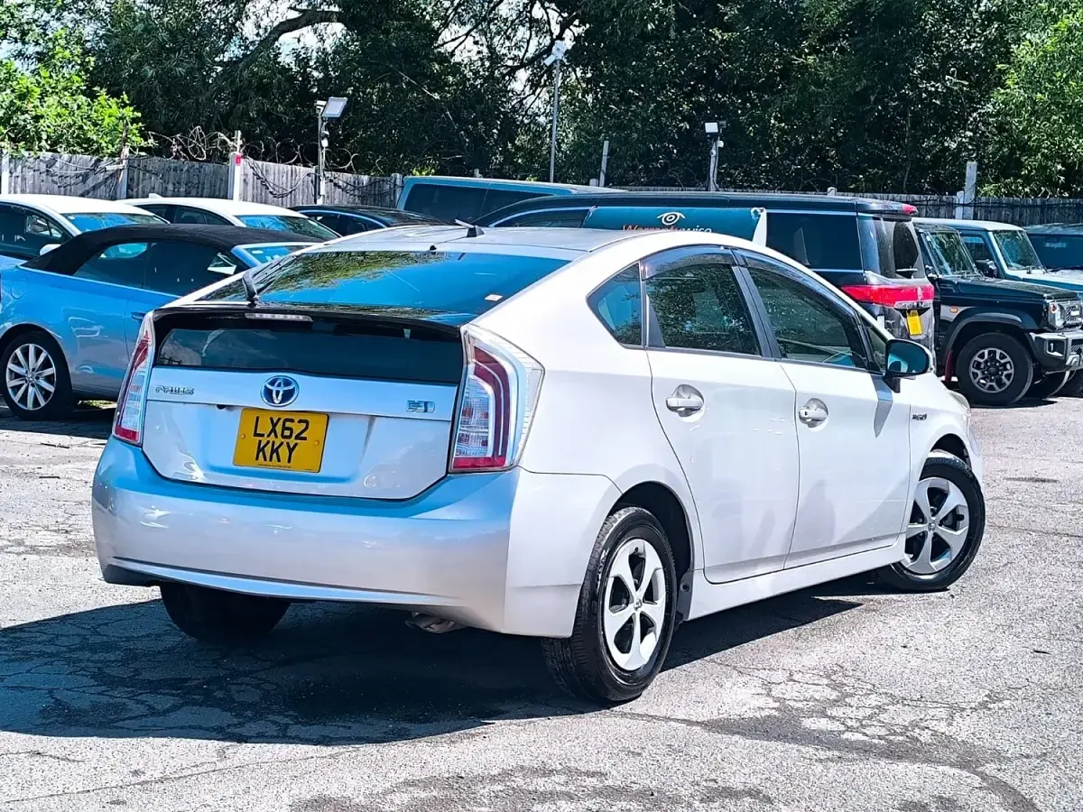 Used Toyota Prius 2012 Silver Hatchback